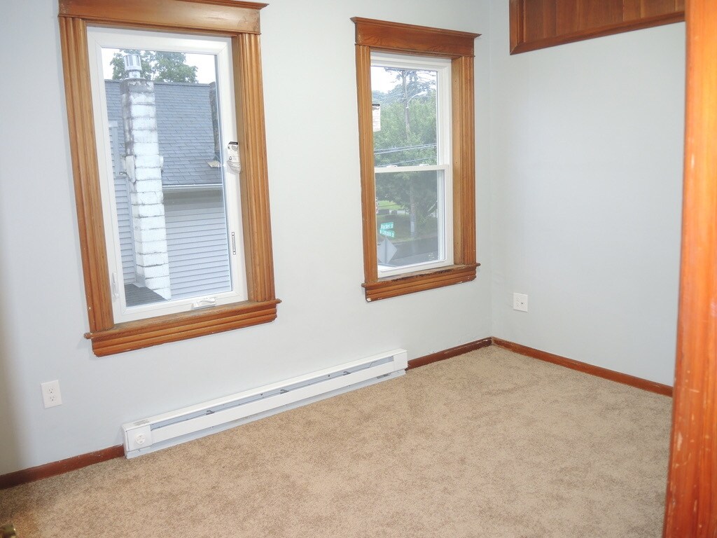 Building Photo - 1107 W Lincoln St