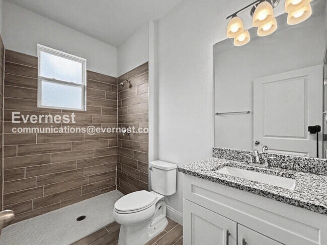 Building Photo - Limited Time Special Offer / 4 Bed, 3.5 Bath Home with Garage / Pet-Friendly / Vouchers Accepted ...