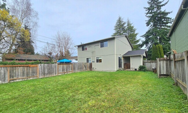 Building Photo - VanBar