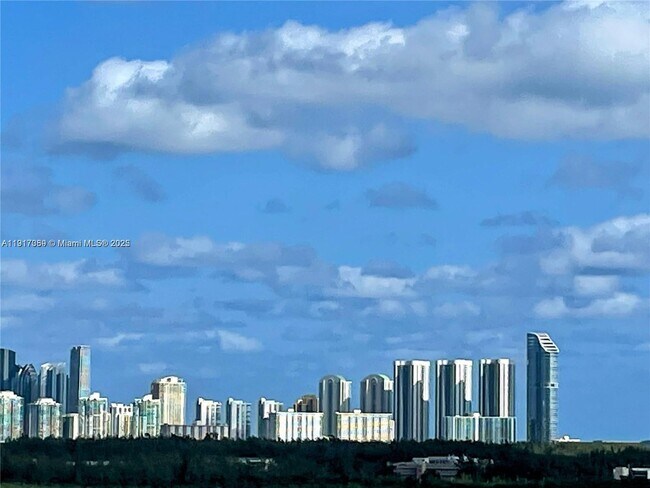 Building Photo - 2350 NE 135th St