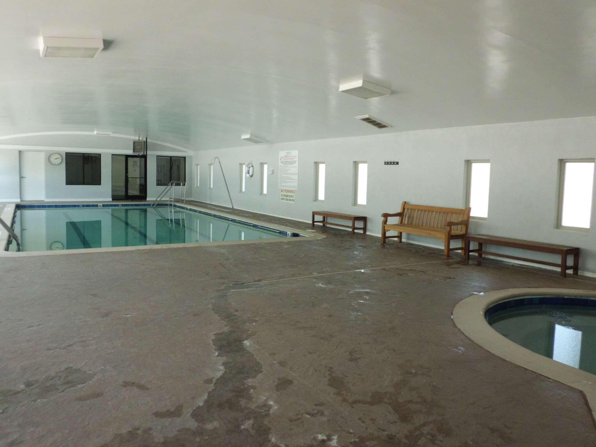 Spa/pool - 745 S Alton Way
