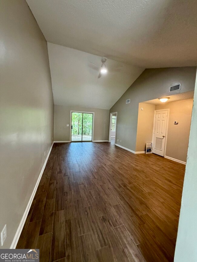 Building Photo - 440 Admiral's Walk Dr