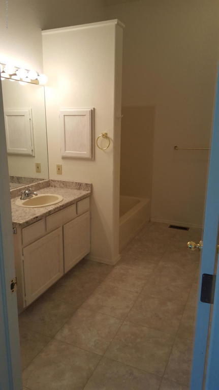 Building Photo - 267 Buckthorn Rd