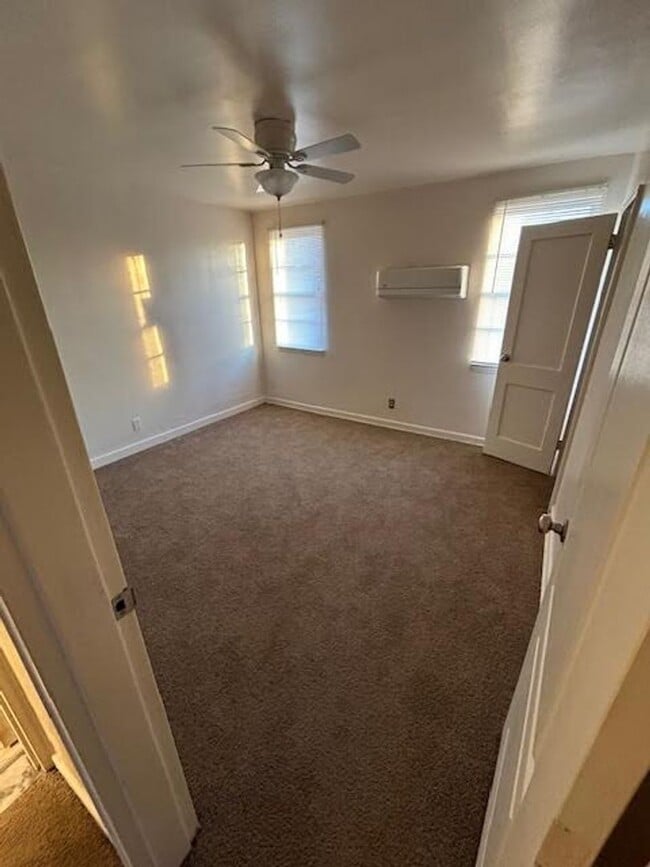 Building Photo - Renovated 2bed 2bath in Middle River