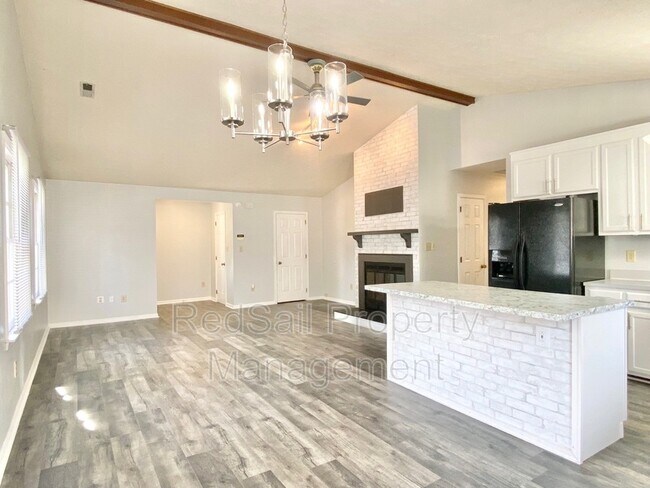 Building Photo - 707 Mandy Trail