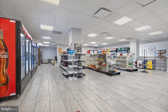 Building Photo - 203 Yoakum Pkwy