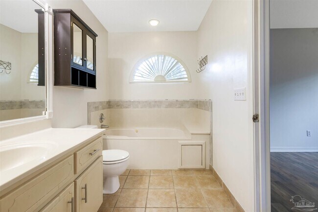 Building Photo - 873 Brande Ct