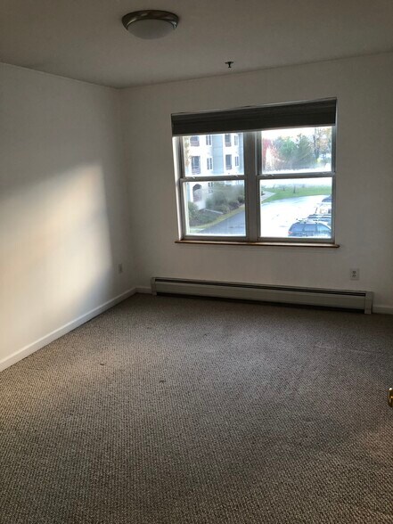 Building Photo - 305 Lime Kiln Rd