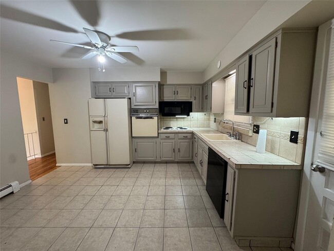 Building Photo - 553 Cross Hill Ln