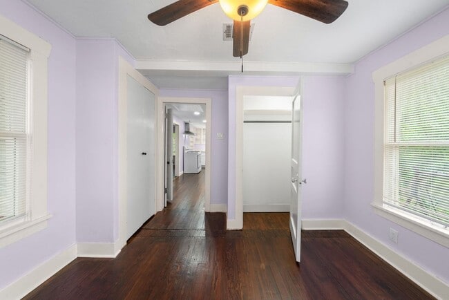 Building Photo - 115 Amundsen St