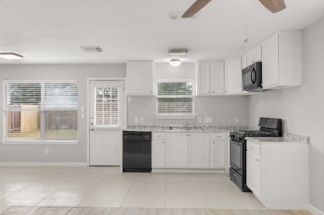 Building Photo - 2934 Cypress Island Dr