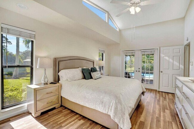 Building Photo - 14148 Paddock Dr