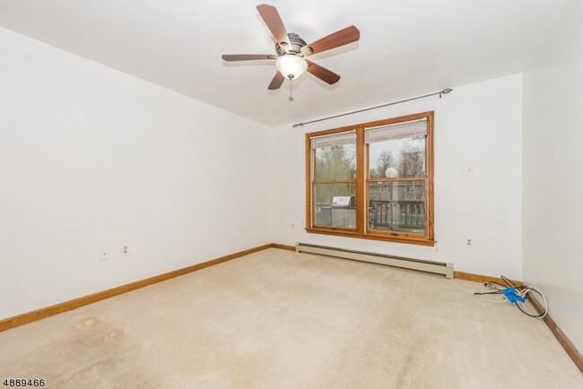 Building Photo - 112 Dehart St