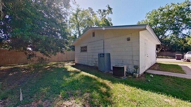 Building Photo - Act Fast! Charming 1BR Home – Pet Friendly & Move-In Ready