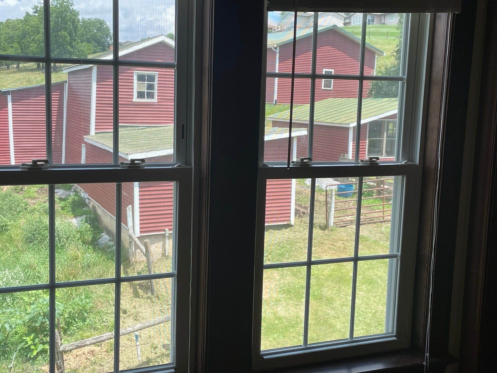 Living Room/Den with beautiful views - 32 Weavers Rd