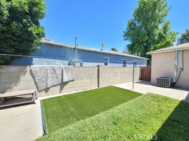 Building Photo - 7253 Capps Ave