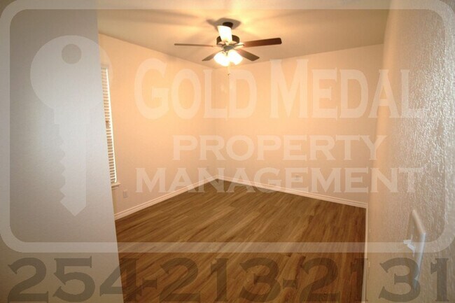 Building Photo - 5103-5105 Red Rose Crossing