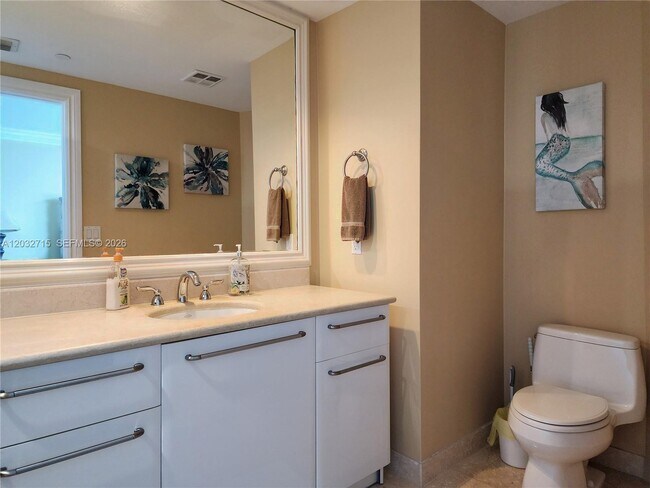 Building Photo - 3101 S Ocean Dr