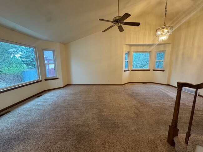 Building Photo - 4720 Oz Ct