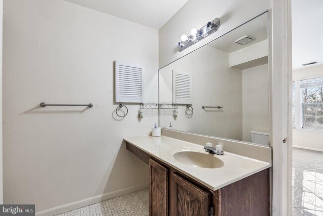 Building Photo - 119 Acadia Ct