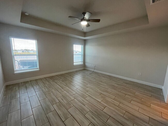 Building Photo - 2567 Averland Lp