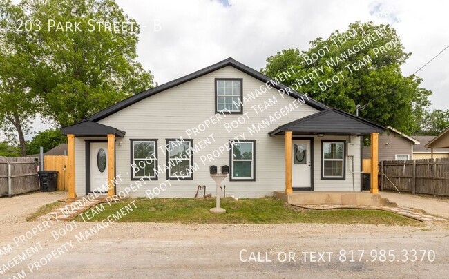 Building Photo - Newly Remodeled 3 Bedroom, 2 Bath in Cleburne