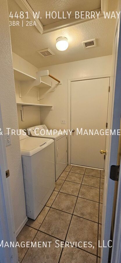 Building Photo - 4481 W Holly Berry Way