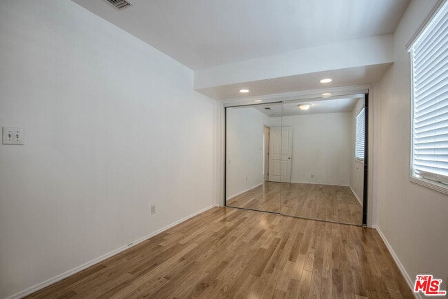 Building Photo - 5112 Auckland Ave