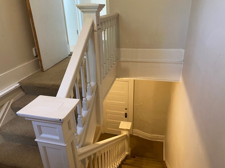 Staircase/ common hall - 1817 W 8th Ave