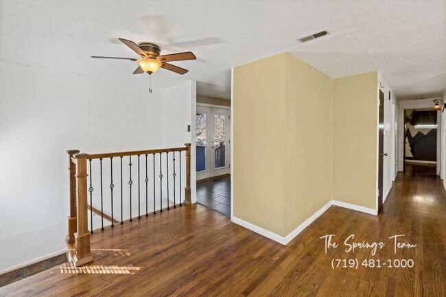 Building Photo - CUTE 3BD RANCHER WITH CHARACTER IN CENTRAL COLORADO SPRINGS - Security Deposit Waiver Available