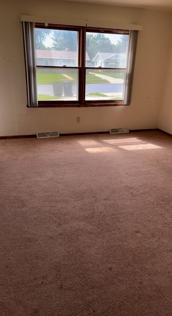 Building Photo - 242