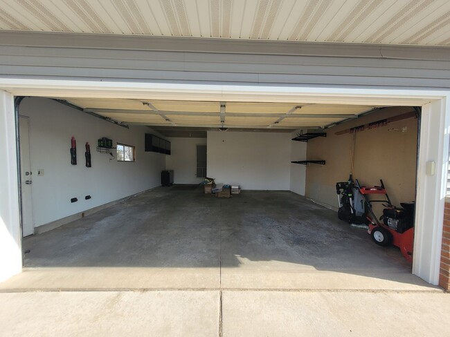 Building Photo - 2255 Vesterheim St