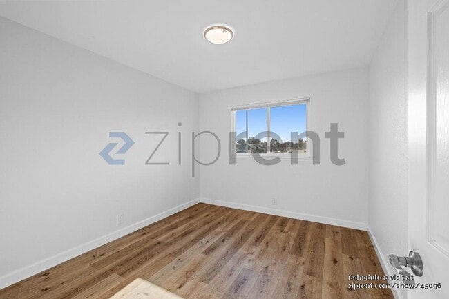 Building Photo - 1275 Sweetbrier Pl