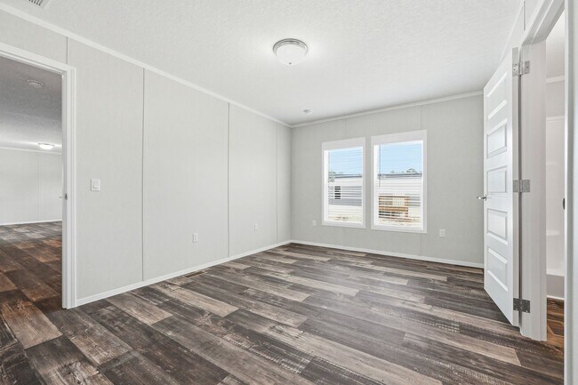 Building Photo - 443 Dogwood Ave