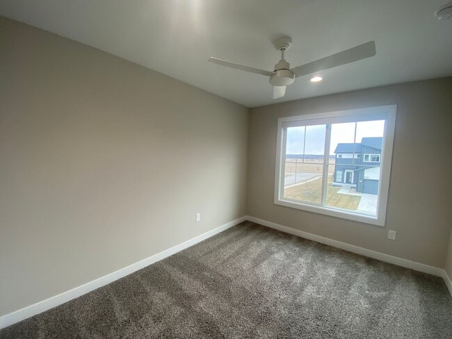 Building Photo - Newly Built Home for Rent in West Des Moines!