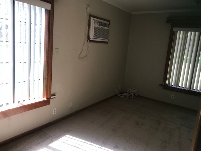 Building Photo - Coming Soon Three Bedroom Two Bath House w...