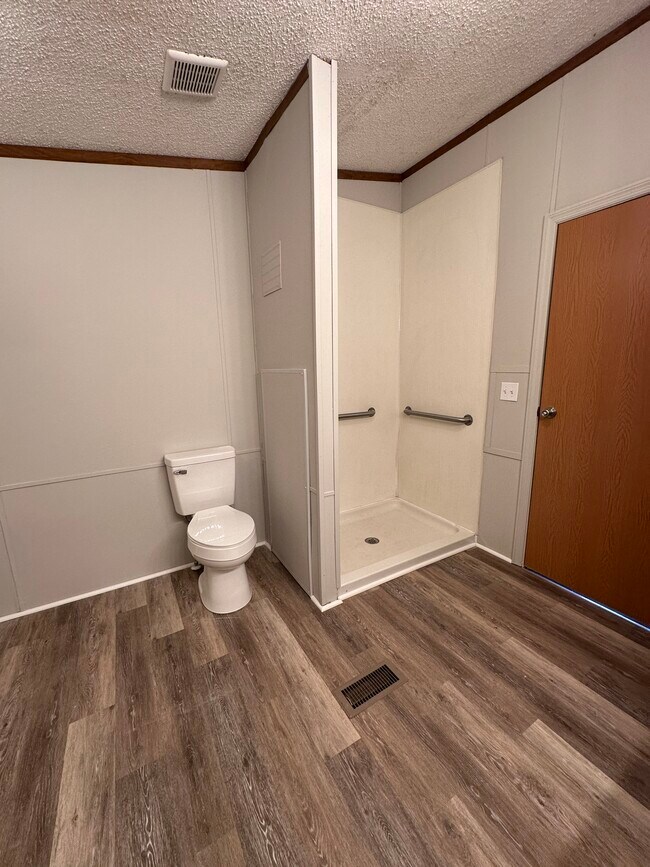 Building Photo - 252 Cobb Rd