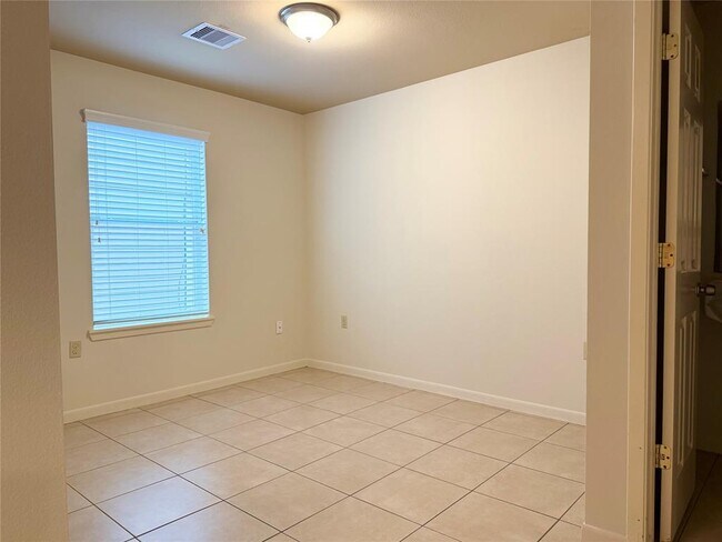 Building Photo - 10066 Emnora Ln
