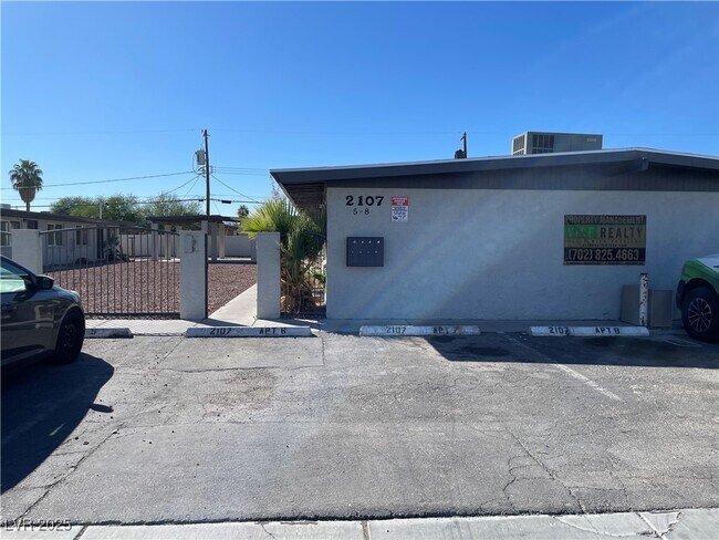 Building Photo - 2107 Statz St