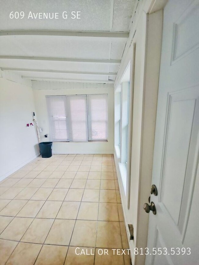 Building Photo - 609 Ave G SE