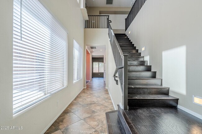 Building Photo - 6922 S Black Hills Way