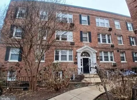 Building Photo - 4491 MacArthur Blvd NW