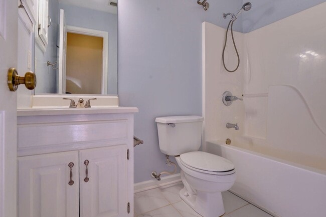Building Photo - Spacious Rancher in Quiet Cul-de-sac