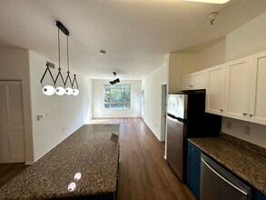 Building Photo - Gorgeous Spacious 2 Bedroom - 2 bath Condo with parking in Little Tokyo