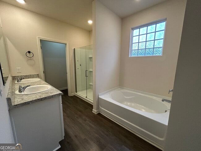 Building Photo - 850 Starbuck Parkway