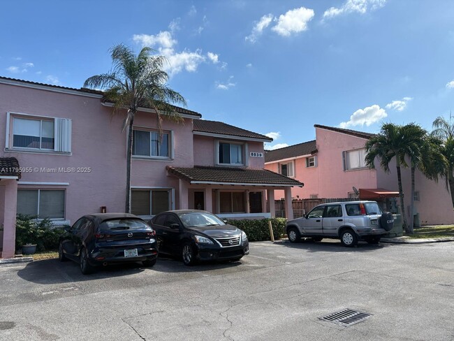 Building Photo - 8039 Lake Dr
