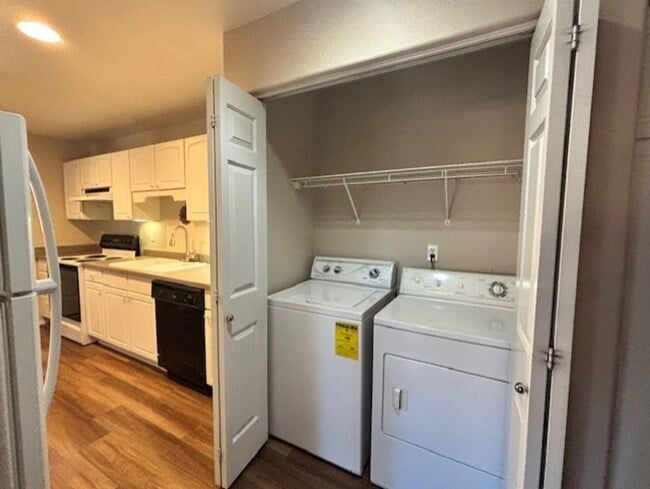 Building Photo - ONLY $1550 a Month! | 6 Month Lease | Powder Village