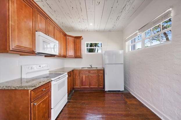 Building Photo - 301 Central Dr