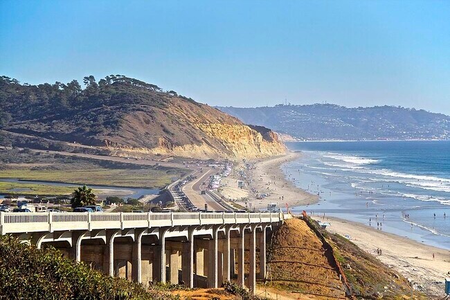 Building Photo - 2770 Caminito Cedros