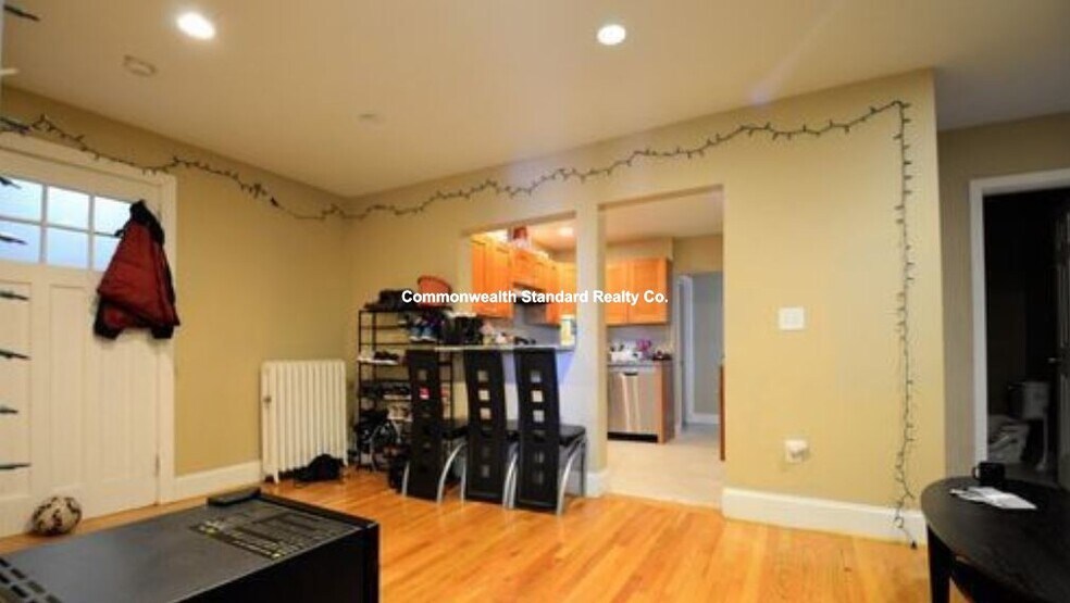 Building Photo - 56 Egmont St